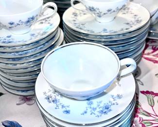 Haviland China set manufactured in Bavaria pattern, blue garland