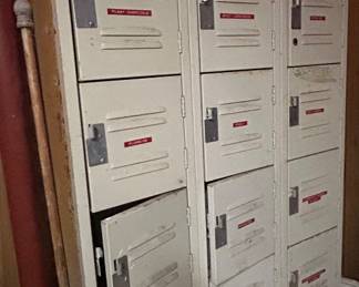 Set of lockers