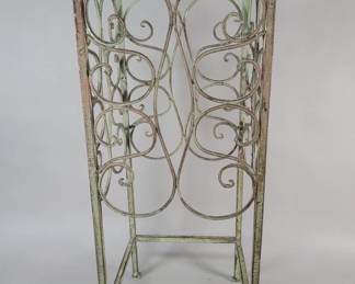646 Lot 570 Contemporary wrought iron plant stand