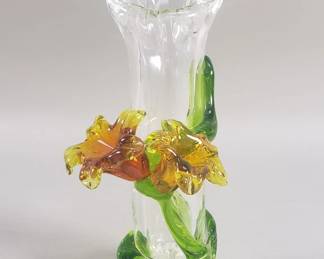 078 Lot 21 Vintage hand blown art glass bud vase featuring a
