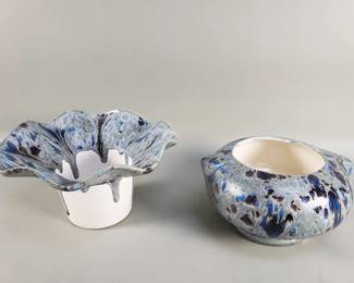 609 Lot 534 2 piece ceramic glazed catcher set