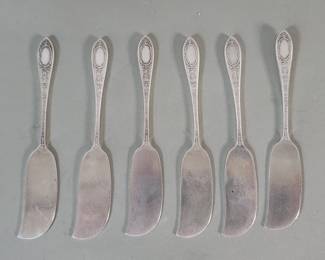327 Lot 340 Six sterling silver butter spreaders