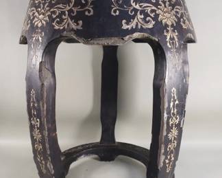 519 Lot 447 Vintage Chinese black laquer garden stool
