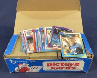 302 Lot 326h 1990 Topps vending box