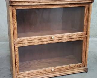 083 Lot 96 Vintage oak lawyer s bookcase