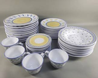 191 Lot 204 Williams Sonoma Tournesol dinnerware set