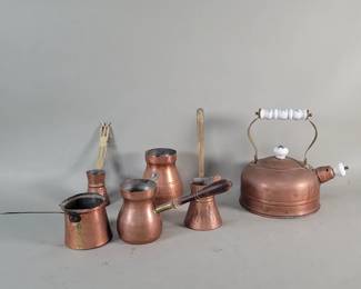 546 Lot 473 Group of vintage copper and brass ladles and