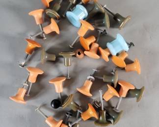 345 Lot 349 Vintage Art Deco style Bakelite drawer knobs