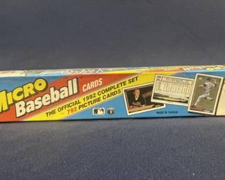 304 Lot 327h 1992 Topps Micro Baseball cards complete set