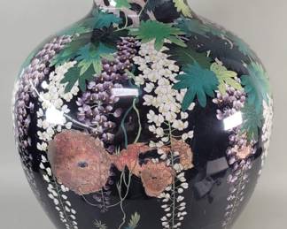 659 Lot 581 Chinese large cloisonne vase