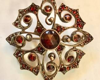 067 Lot 458 Antique Bohemian garnet brooch