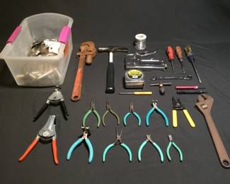 663 Lot 603h Tools and hardware Proto Utica Weller Erem