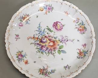 203 Lot 216 Vintage floral Dresden plate