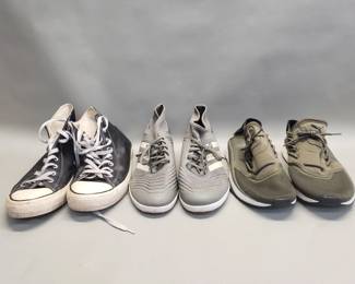 274 Lot 313 Group of men s tennis shoes