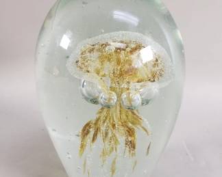 159 Lot 561 Jellyfish art glass paperweight