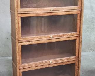 082 Lot 95 Vintage oak lawyer s bookcase