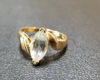 032 Lot 170 Vintage 14k gold Marquis cut quartz ring