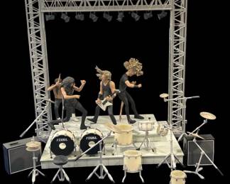 493 Lot 425h Large Metallica display made by McFarlane