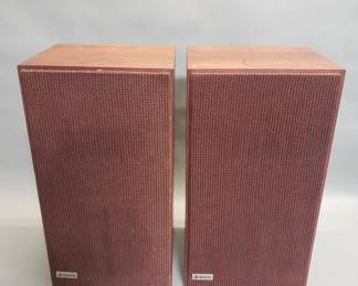 313 Lot 332 Vintage Jensen X 45 bookshelf speakers