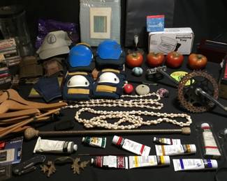 660 Lot 600h Vintage skateboard and BMX bike accessories