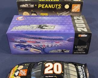 328 Lot 340h 2002 Home Depot Peanuts diecast car 1 24 scale