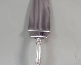 325 Lot 338 Web sterling silver handle cake server