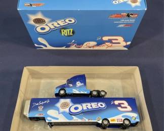 352 Lot 352h 2002 Oreo Ritz diecast tractor trailer