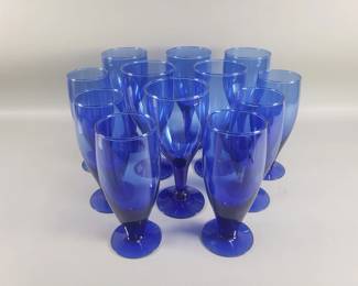 424 Lot 389 Vintage cobalt blue stemware