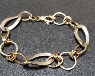 034 Lot 168 14k textured two tone gold bracelet Clasp bent