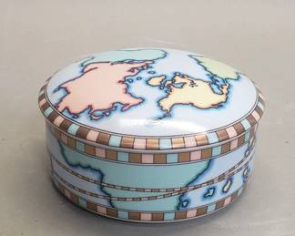 072 Lot 470 Tiffany Co trinket box