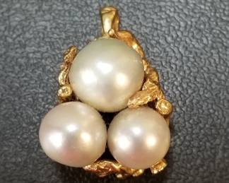 031 Lot 175 14k rose gold pearl cluster pendant scratch