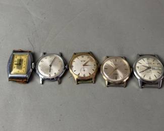 030 Lot 43 Five vintage watches
