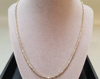035 Lot 164 14k Italian dash and dot chain necklace