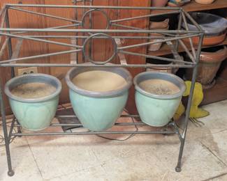 Nice outdoor stand needs a glass for top or insert