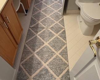 Grey and White Diamond Pattern Runner Rug