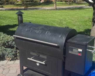 Traeger Century 885 Pellet Grill