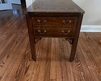 Vintage Lane Altavista Chippendale Style Inlaid End Table