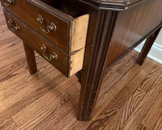 Vintage Lane Altavista Chippendale Style Inlaid End Table