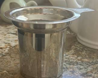 Sweese Porcelain Teapot with Infuser