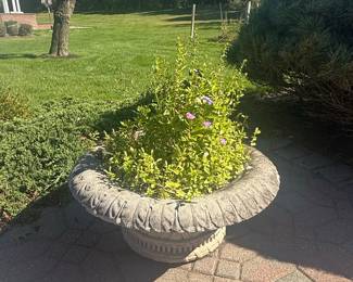 Cast Stone Basket-Weave Garden Urn