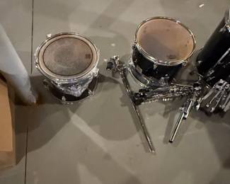 Yamaha Drum Set with Avedis Zildjian A Custom Crash Cymbal
