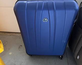 Delsey Paris Helium Aero Hardside Spinner Luggage
