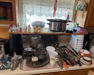 Crockpot, utensil, silverplate, salt and pepper