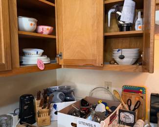utensils, dishes, knives, small appliances