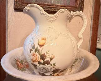 Victorian Style Rose Pattern Wash Basin and Pitcher Set