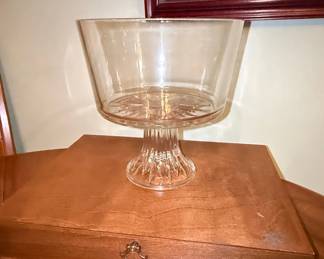 Vintage Anchor Hocking Wexford Pattern Pressed Glass Pedestal Trifle Bowl