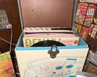 Vintage 1960s 45 RPM Platter-pak Record Carrying Case