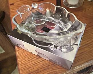Studio Nova Nature's Harvest Grape Shaped Crystal Dish