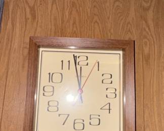 Verichron Quartz Wall Clock