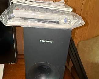 Samsung PS-EW1-2 Subwoofer with Remote and Manuals